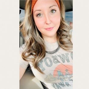 Meet your Posher, Victoria